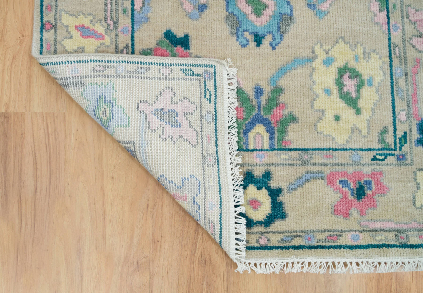 Beige & Coral Hand-Knotted Oushak Rug – Palmette & Rosette