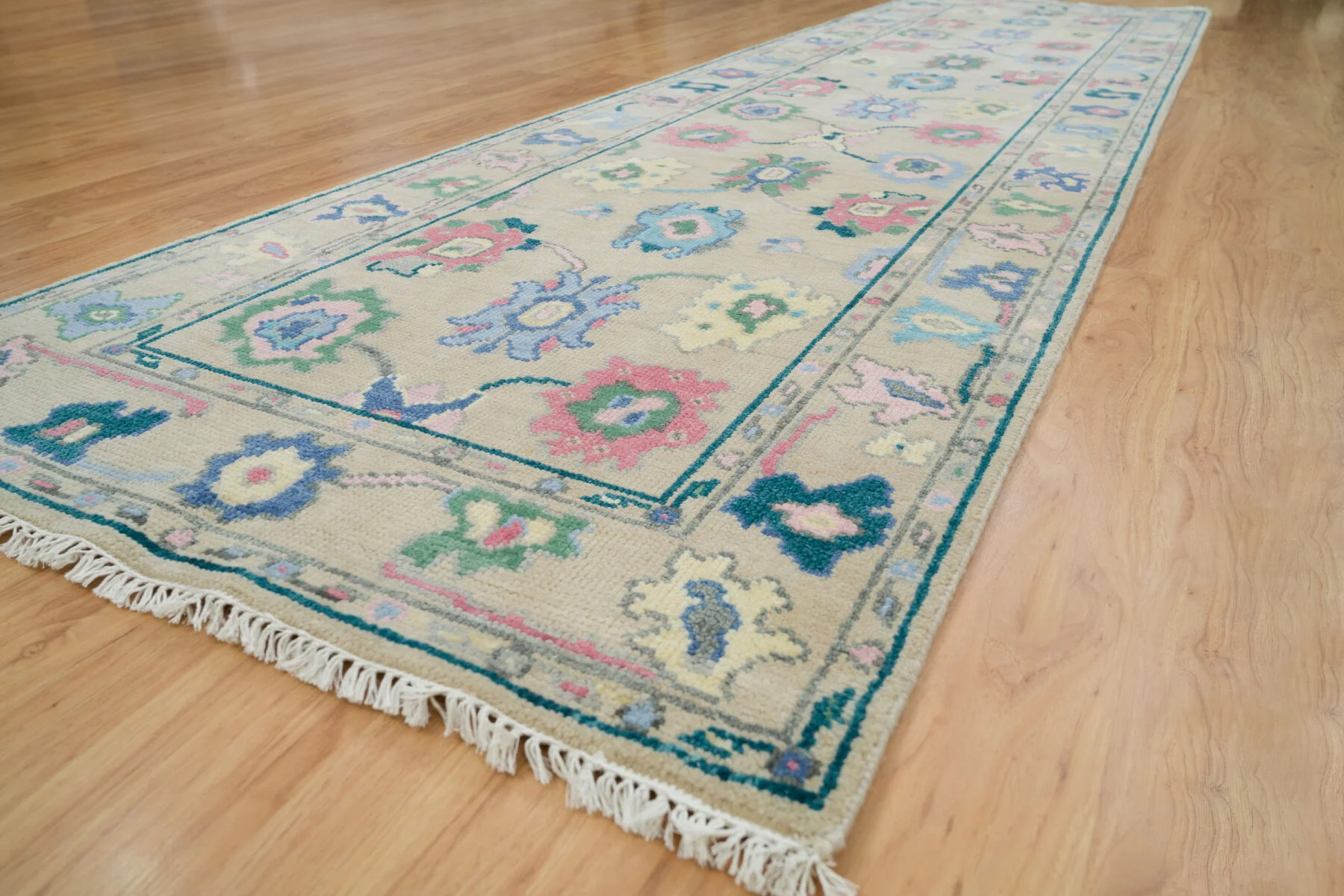 Beige & Coral Hand-Knotted Oushak Rug – Palmette & Rosette