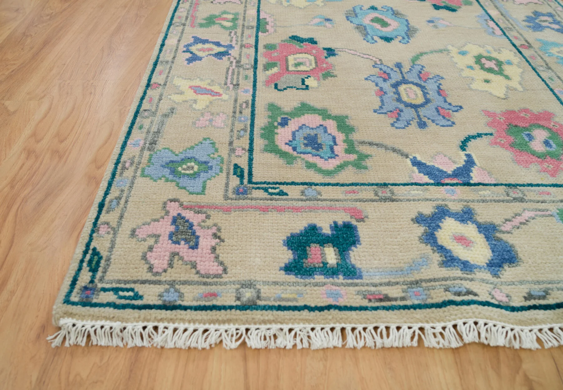Beige & Coral Hand-Knotted Oushak Rug – Palmette & Rosette