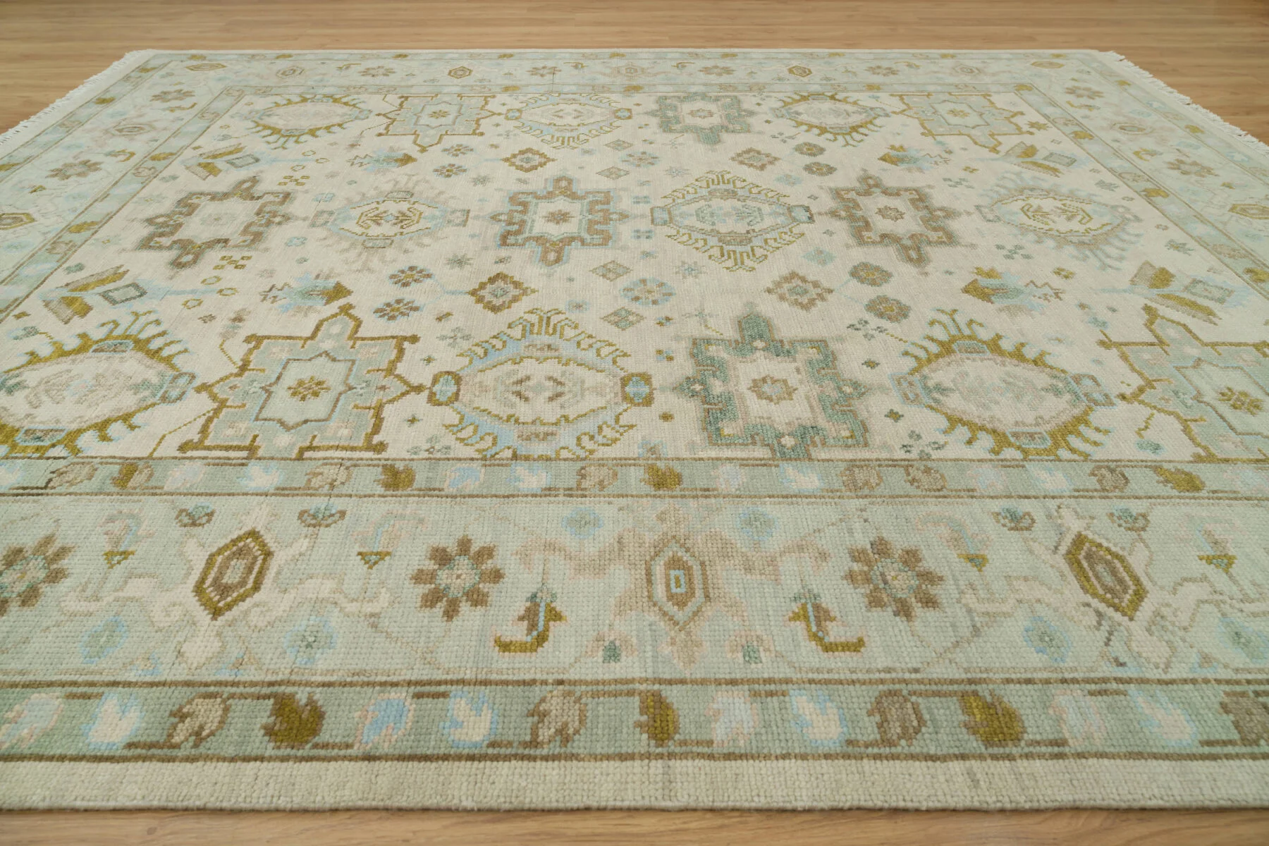 Beige & Olive Hand-Knotted Oushak Rug – Palmette & Rosette