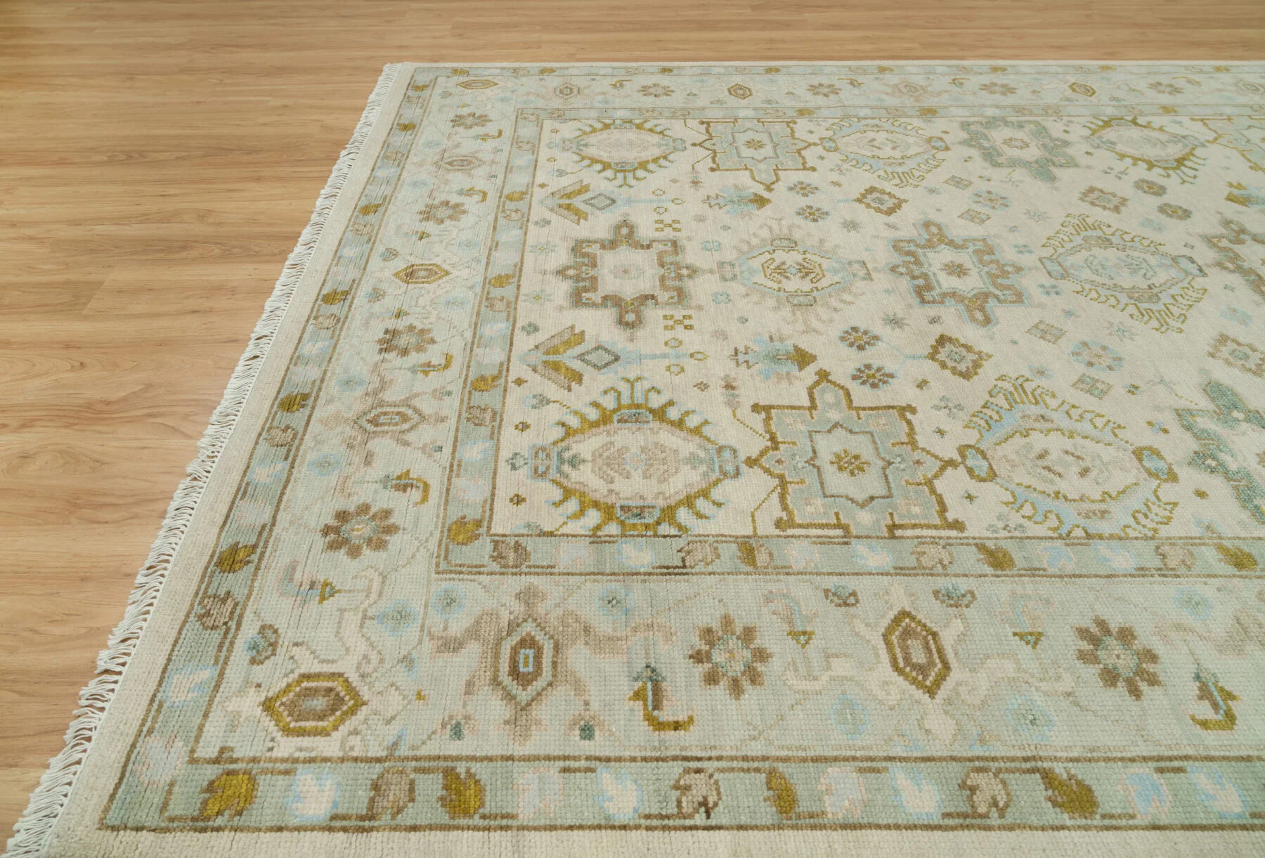 Beige & Olive Hand-Knotted Oushak Rug – Palmette & Rosette