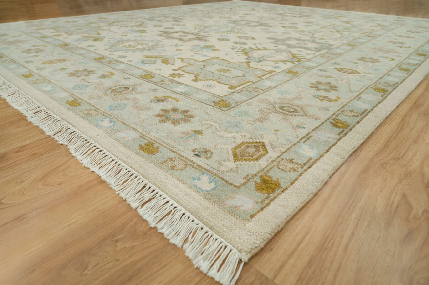 Beige & Olive Hand-Knotted Oushak Rug – Palmette & Rosette