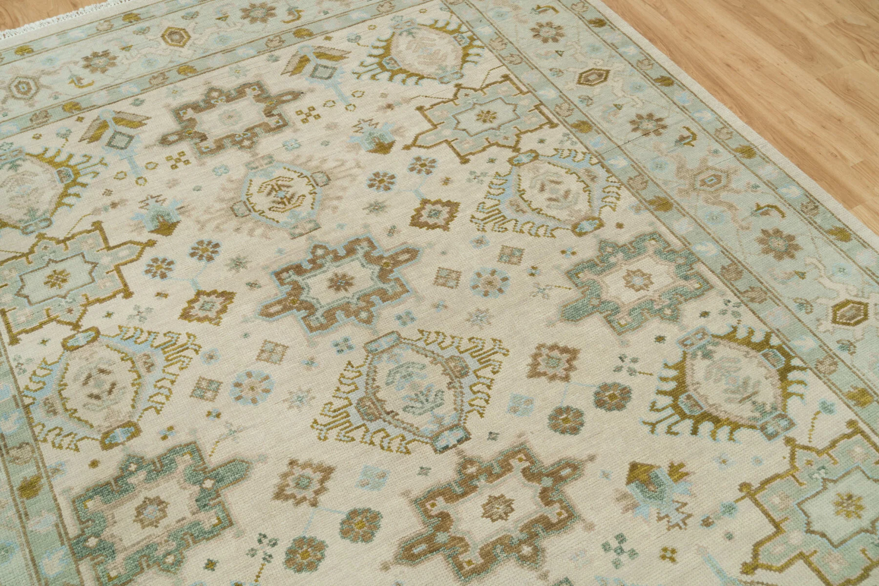 Beige & Olive Hand-Knotted Oushak Rug – Palmette & Rosette