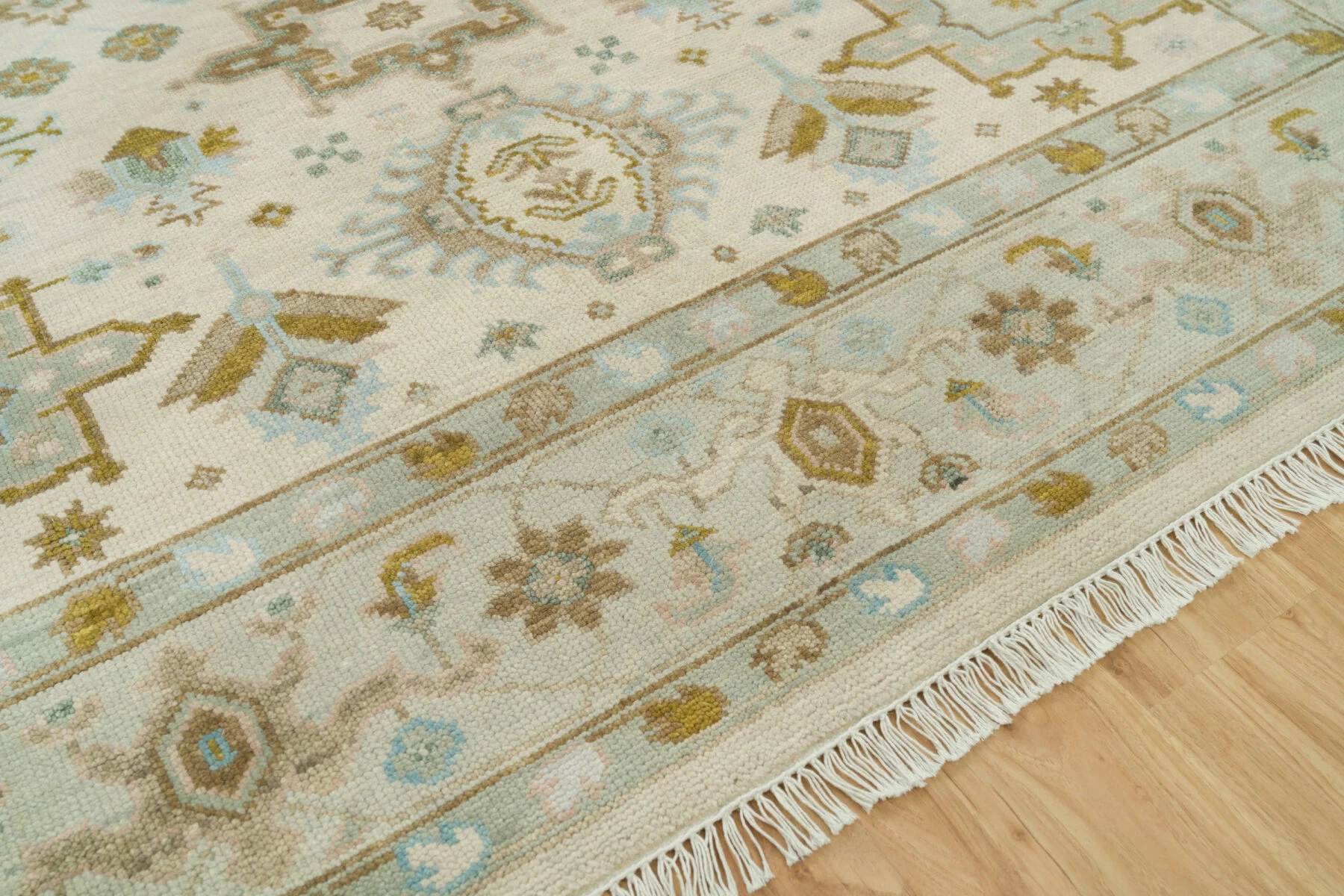 Beige & Olive Hand-Knotted Oushak Rug – Palmette & Rosette