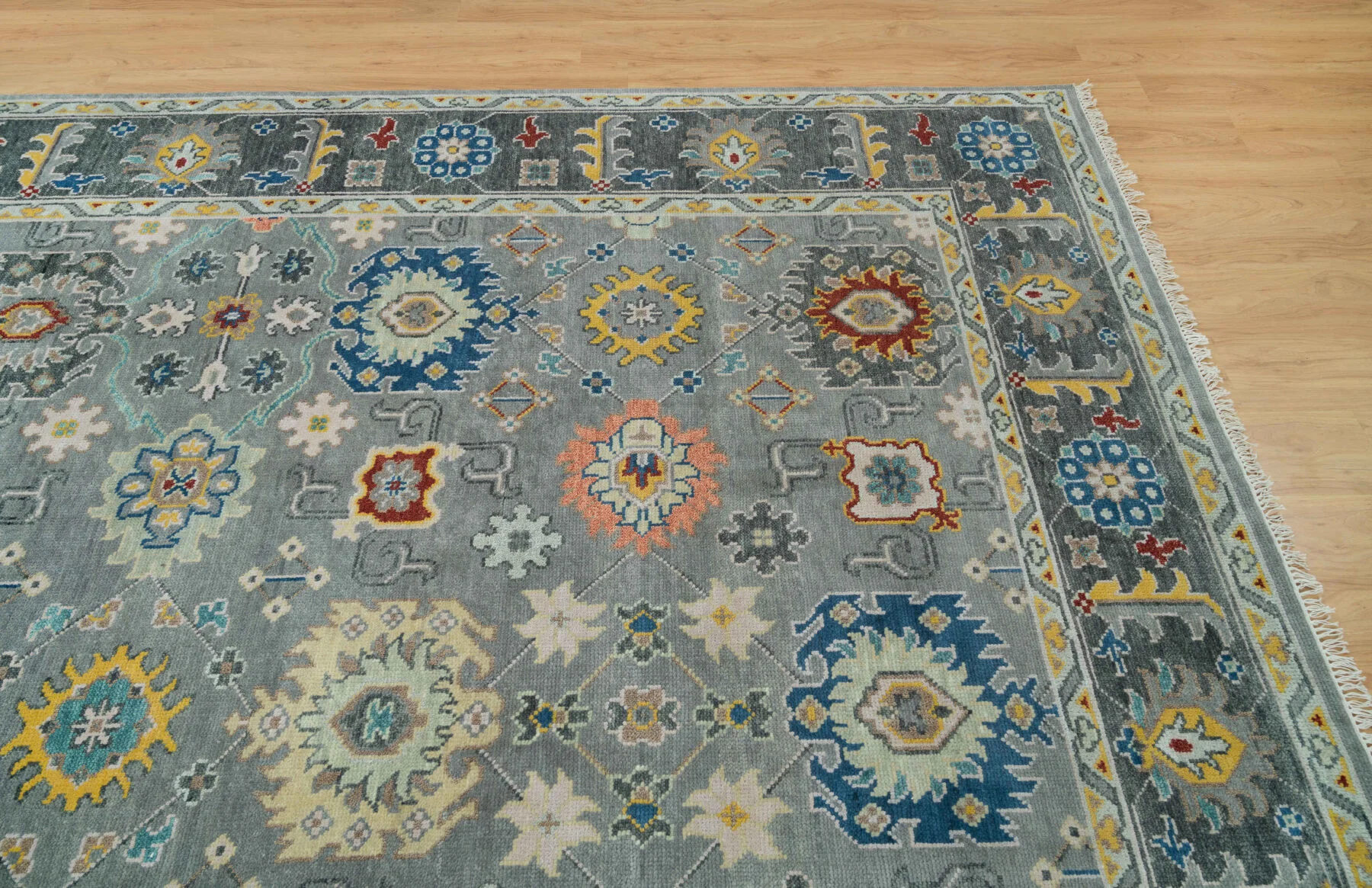 Grey & Charcoal Hand-Knotted Oushak Rug – Palmette & Rosette (3690)