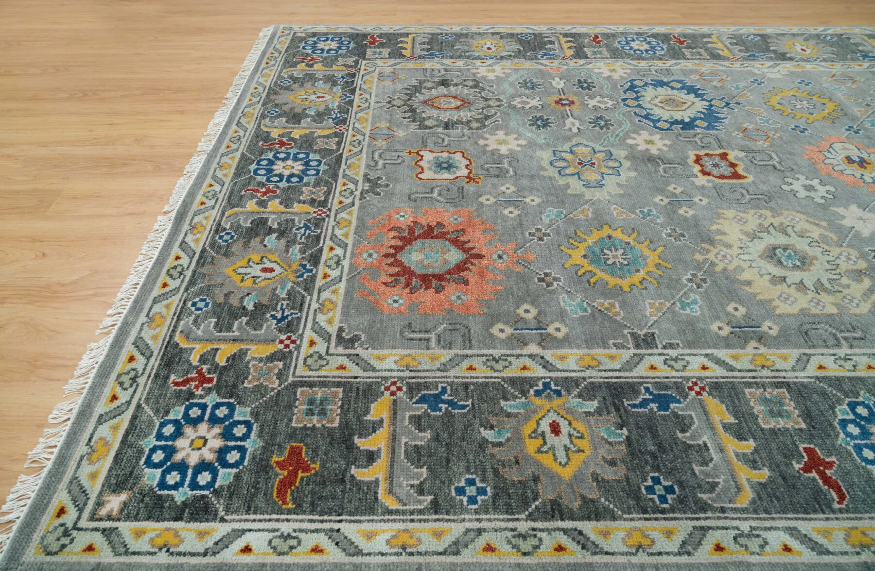 Grey & Charcoal Hand-Knotted Oushak Rug – Palmette & Rosette (3690)