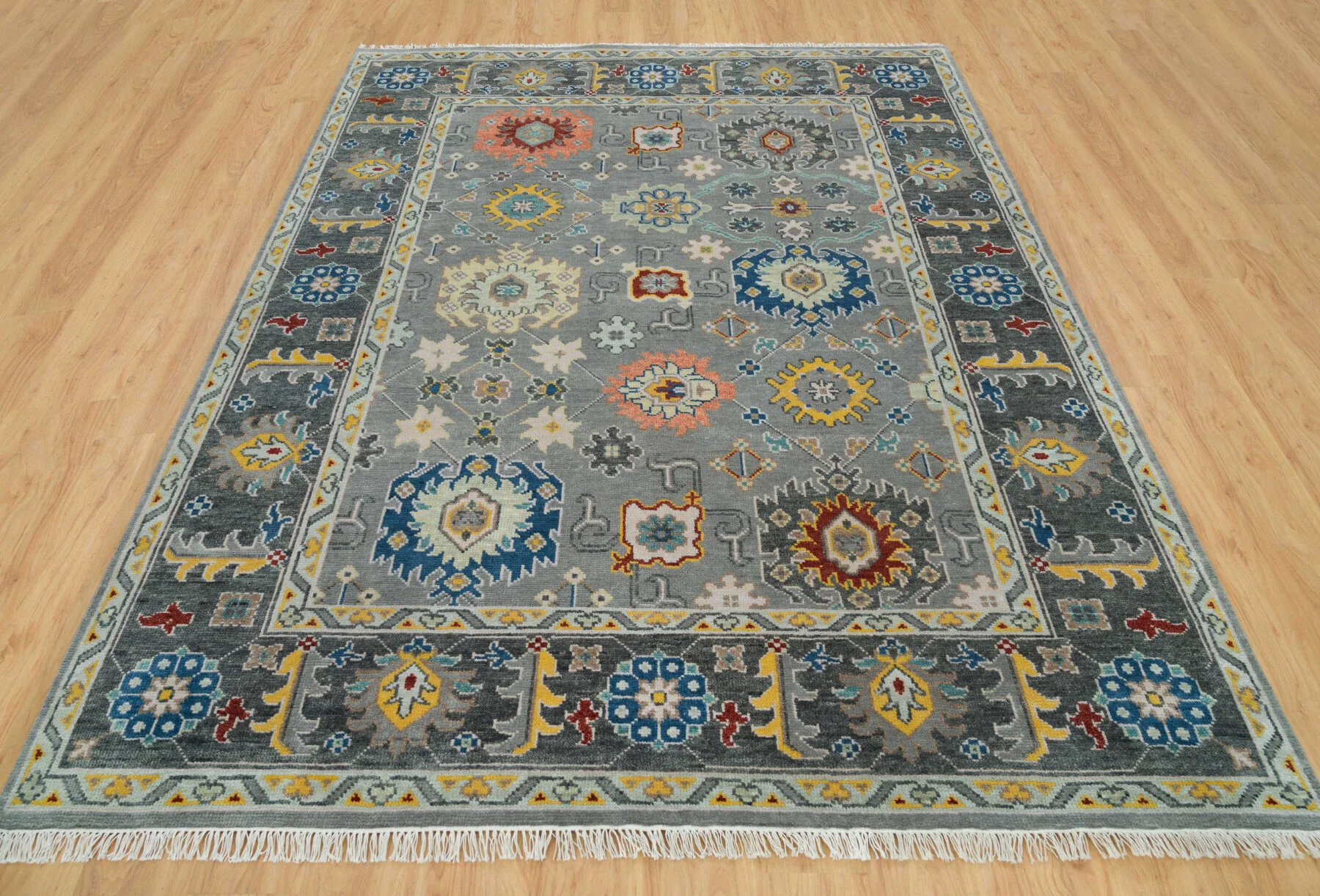 Grey & Charcoal Hand-Knotted Oushak Rug – Palmette & Rosette (3690)