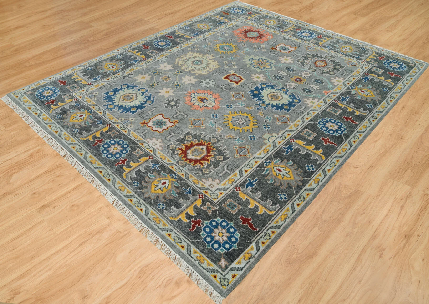Grey & Charcoal Hand-Knotted Oushak Rug – Palmette & Rosette (3690)
