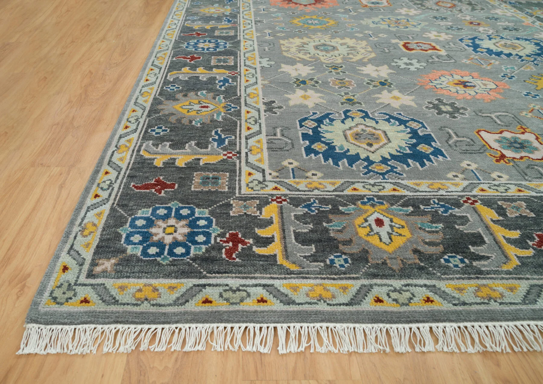 Grey & Charcoal Hand-Knotted Oushak Rug – Palmette & Rosette (3690)