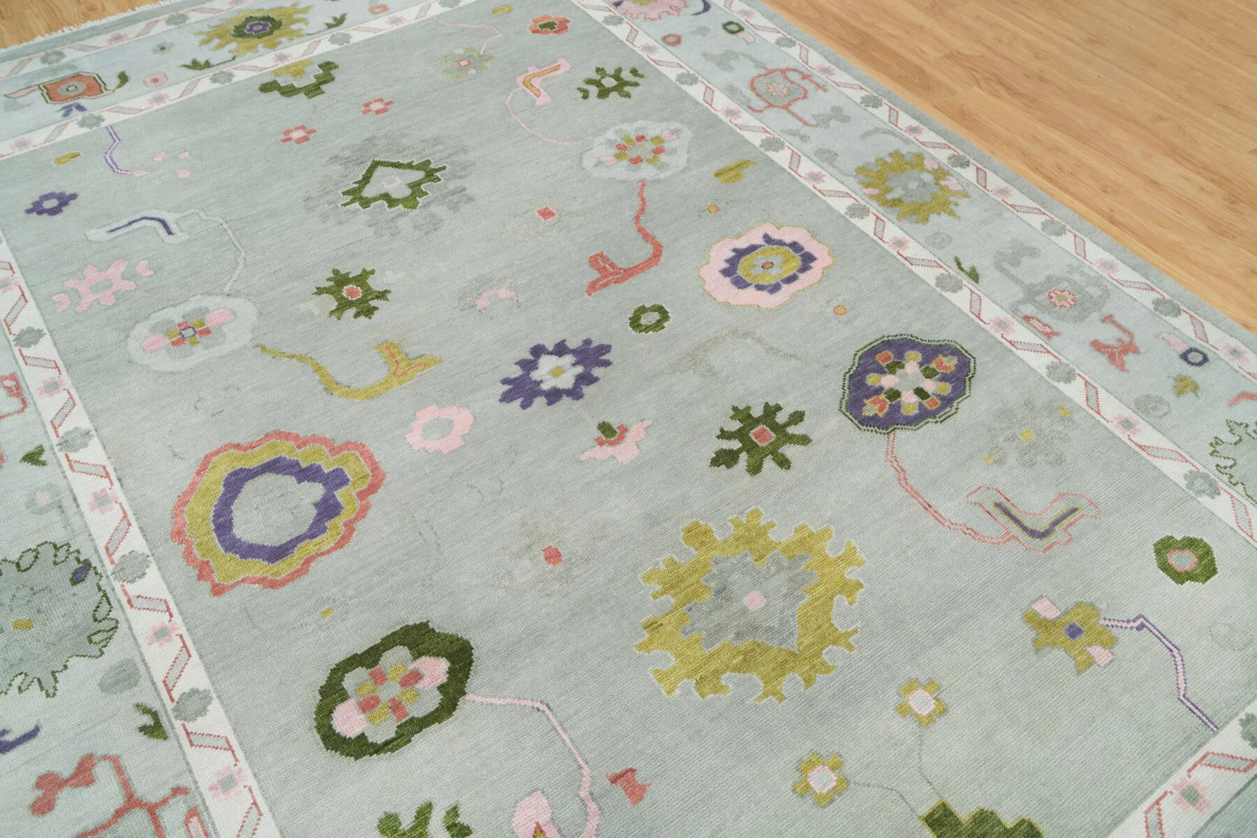 Sage Hand-Knotted Floral Rug – Rosette & Palmette
