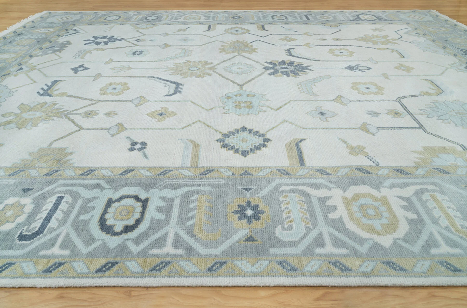 Ivory Hand-Knotted Floral-Geometric Rug – Palmette & Rosette