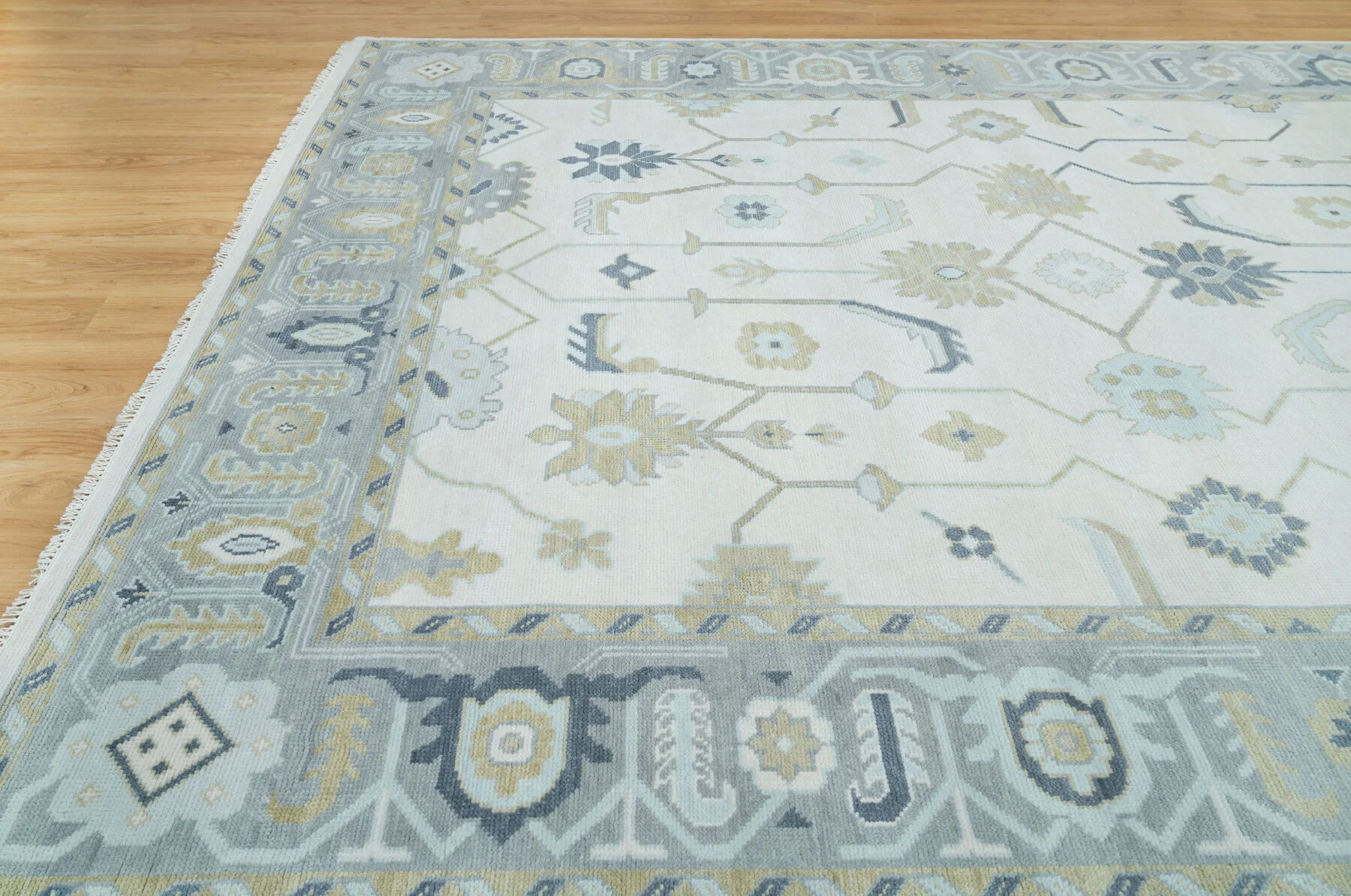 Ivory Hand-Knotted Floral-Geometric Rug – Palmette & Rosette
