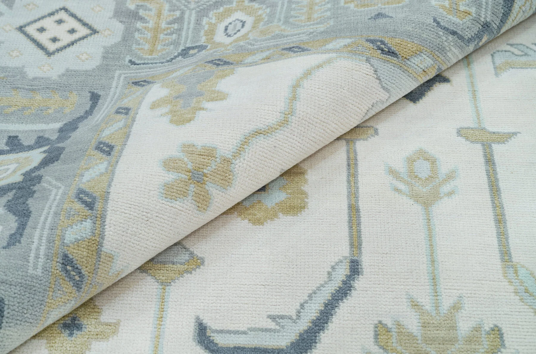 Ivory Hand-Knotted Floral-Geometric Rug – Palmette & Rosette