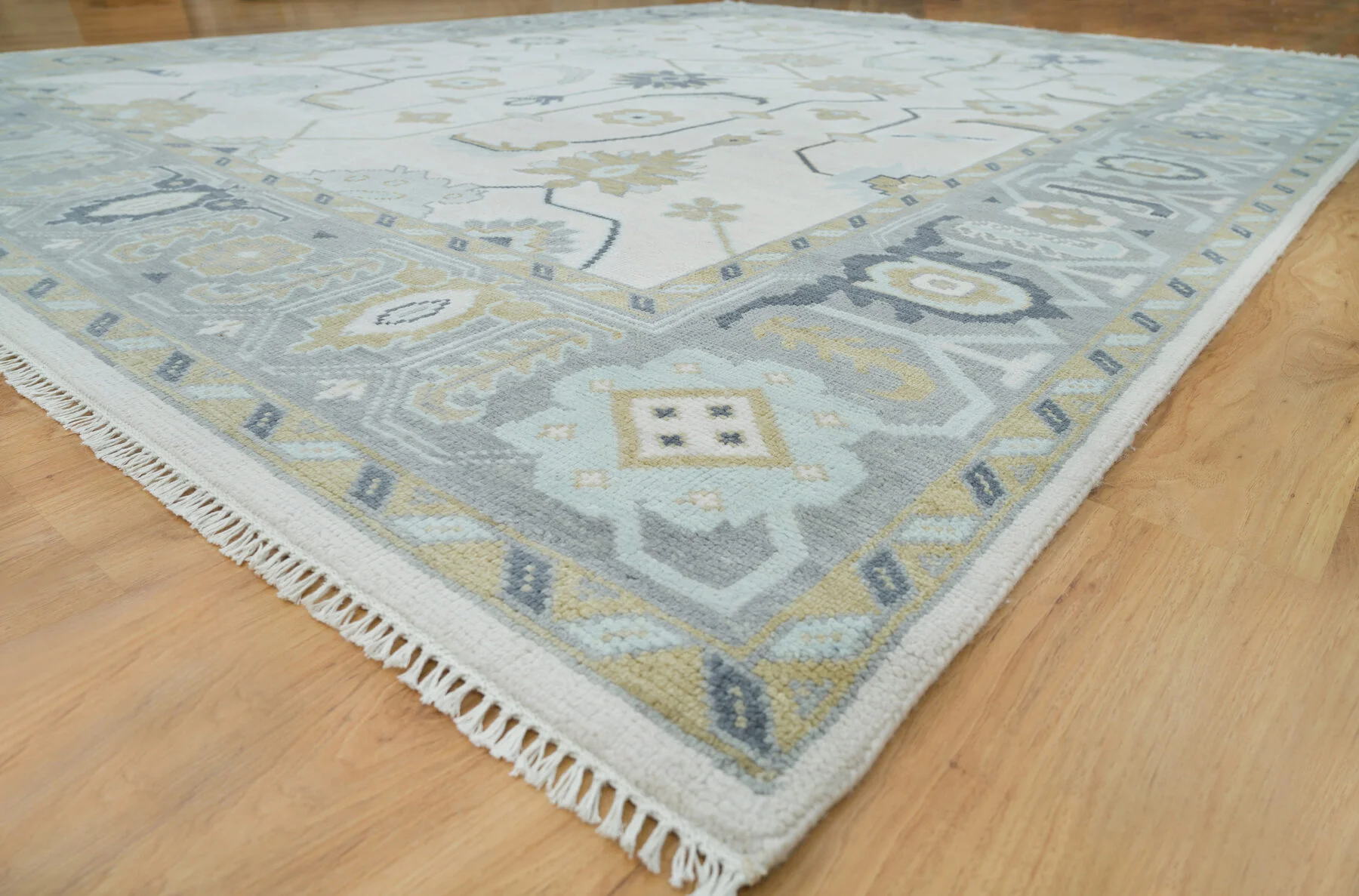 Ivory Hand-Knotted Floral-Geometric Rug – Palmette & Rosette