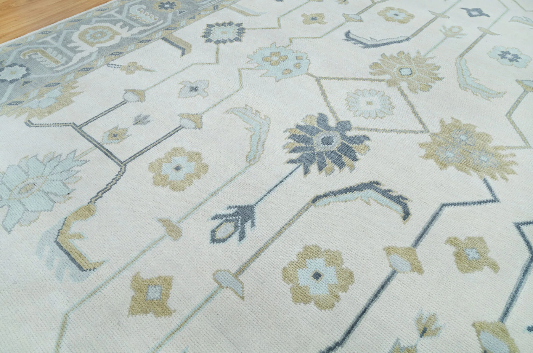 Ivory Hand-Knotted Floral-Geometric Rug – Palmette & Rosette