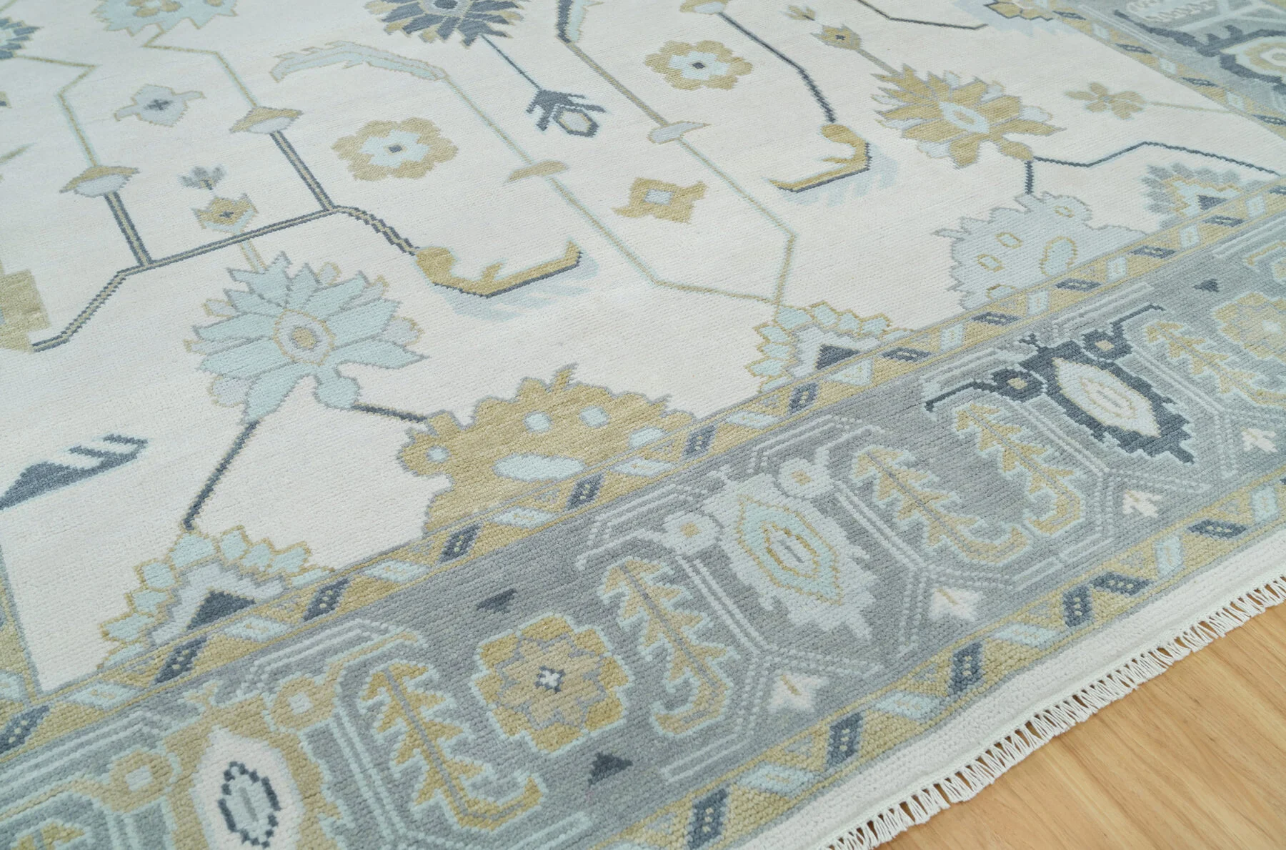 Ivory Hand-Knotted Floral-Geometric Rug – Palmette & Rosette