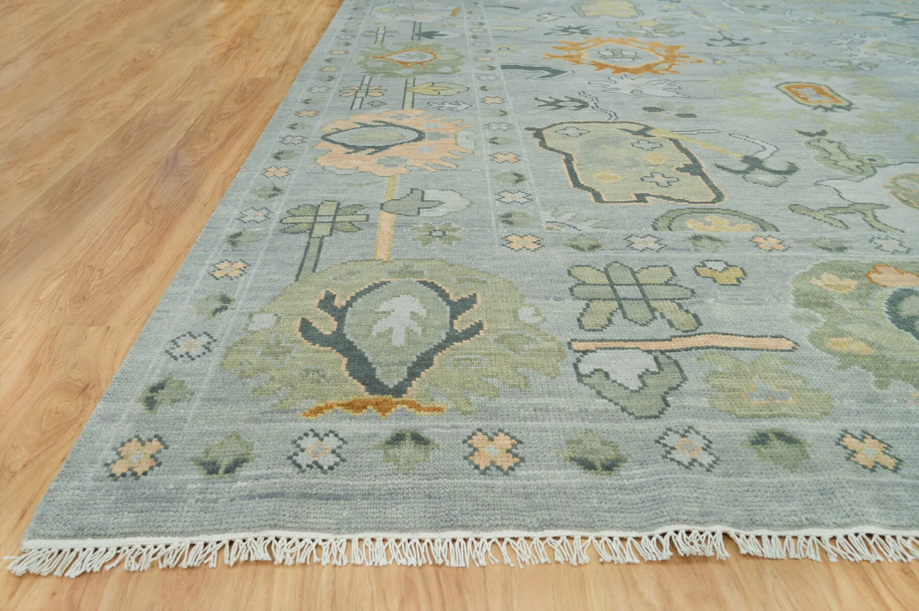 Sage & Green Hand-Knotted Floral Rug – Palmette & Rosette