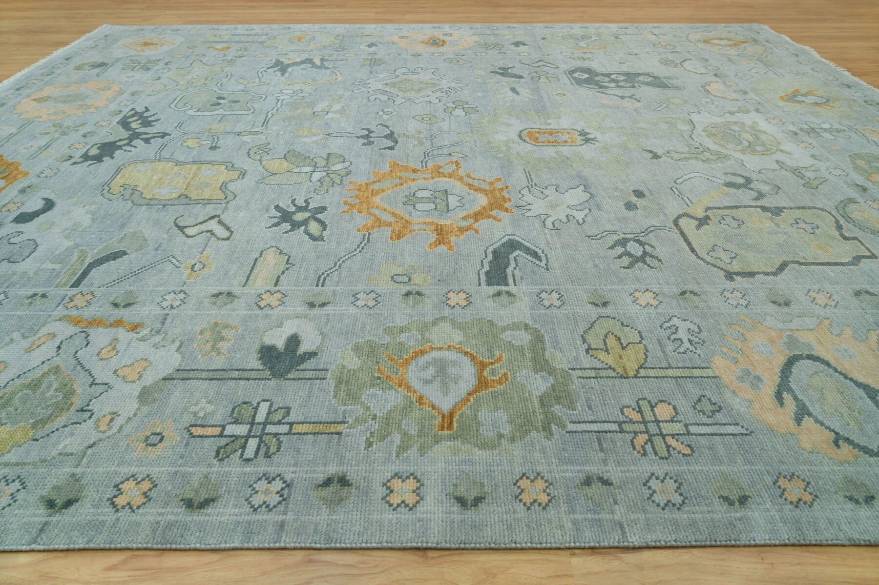 Sage & Green Hand-Knotted Floral Rug – Palmette & Rosette