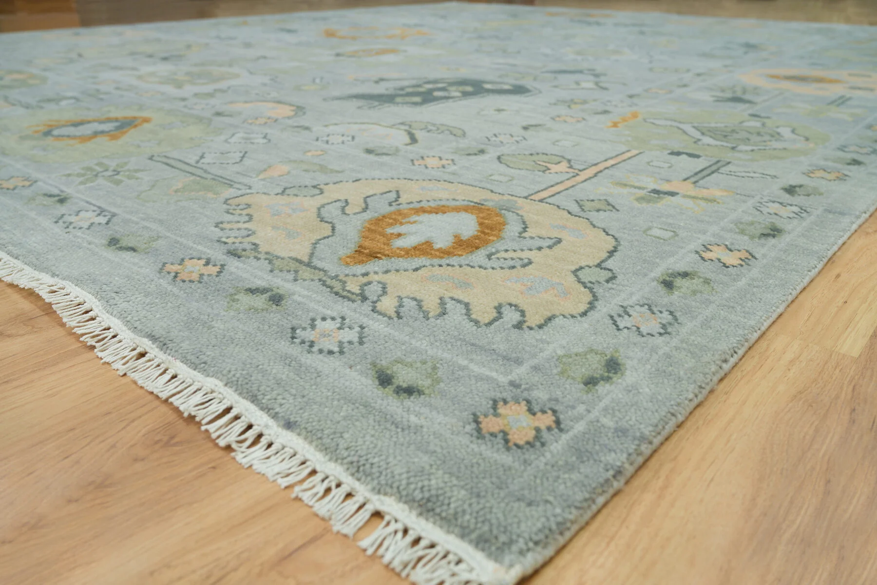 Sage & Green Hand-Knotted Floral Rug – Palmette & Rosette