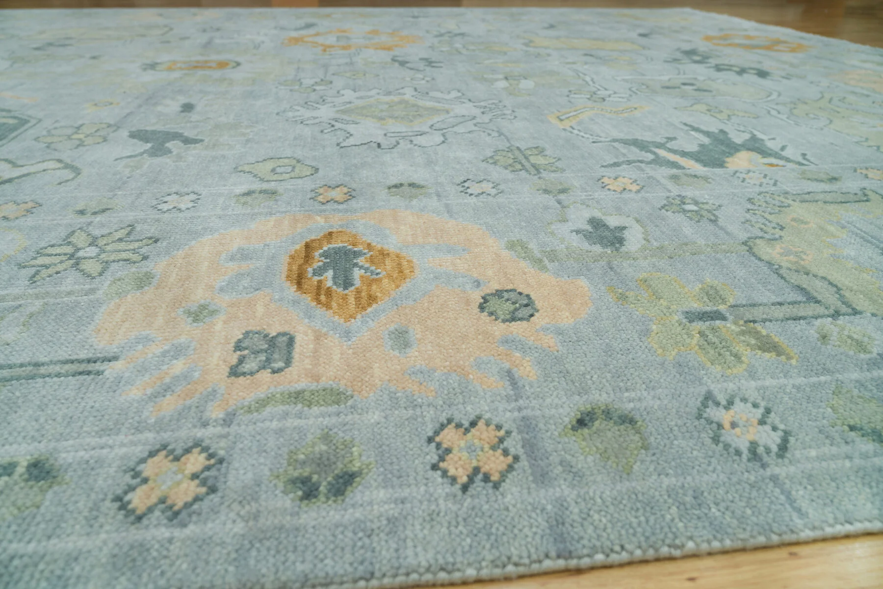Sage & Green Hand-Knotted Floral Rug – Palmette & Rosette