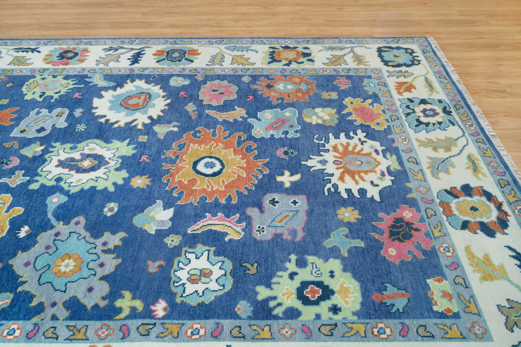 Blue & Coral Hand-Knotted Floral Rug – Palmette & Rosette (3712)