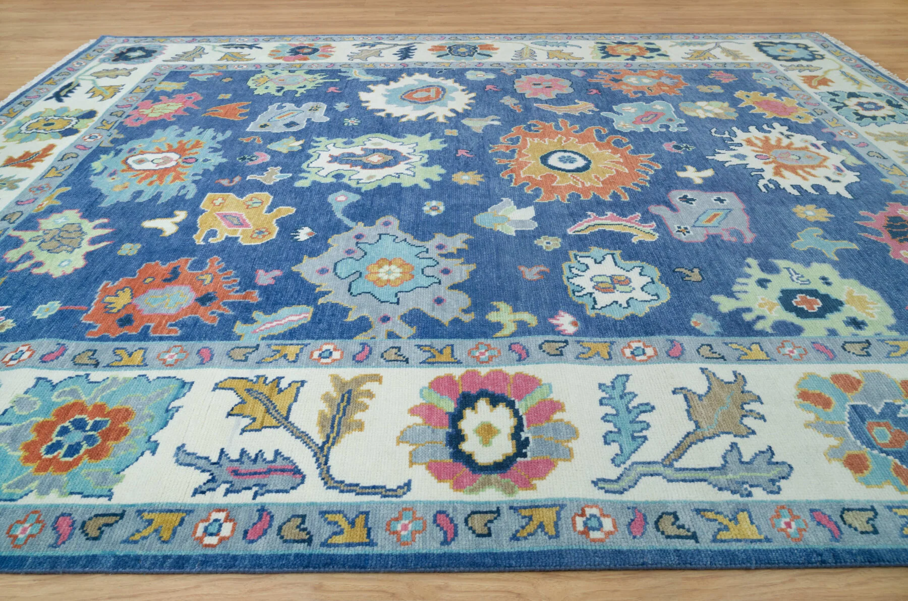 Blue & Coral Hand-Knotted Floral Rug – Palmette & Rosette (3712)