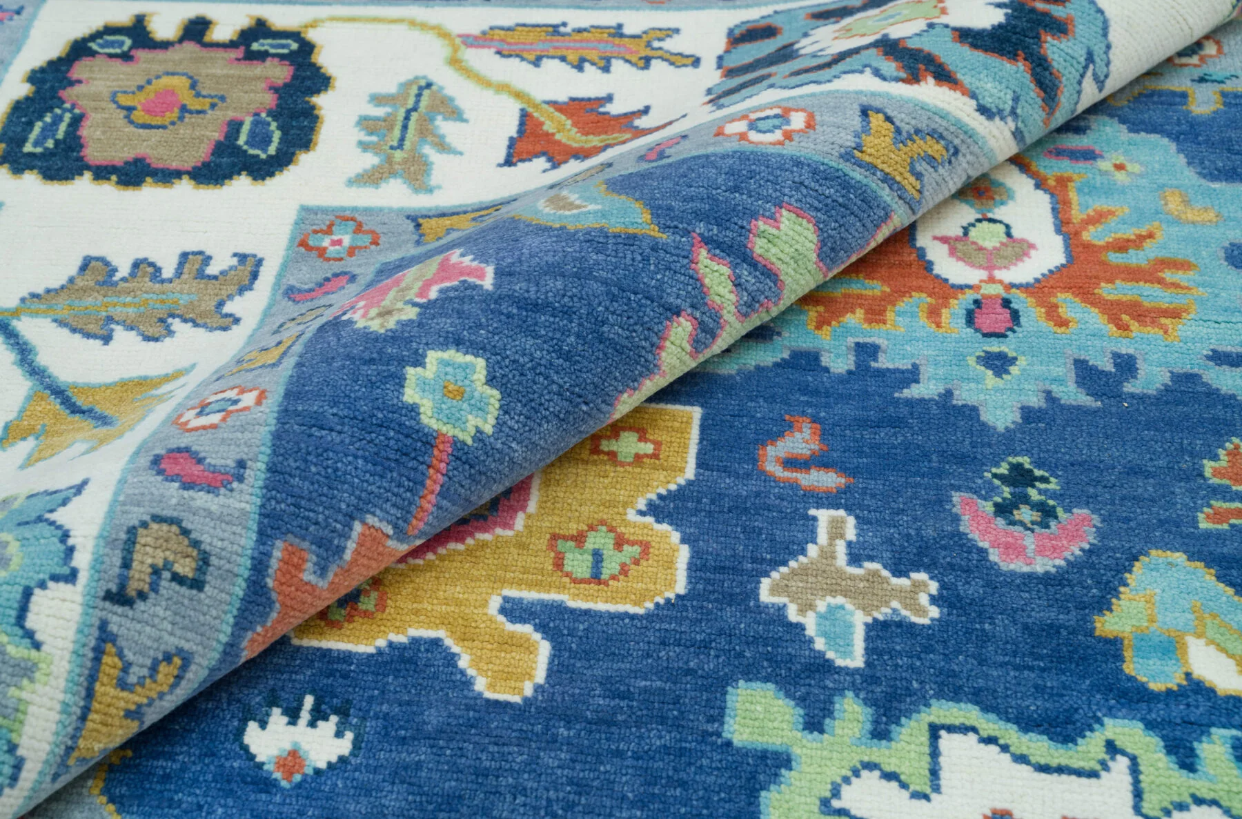 Blue & Coral Hand-Knotted Floral Rug – Palmette & Rosette (3712)