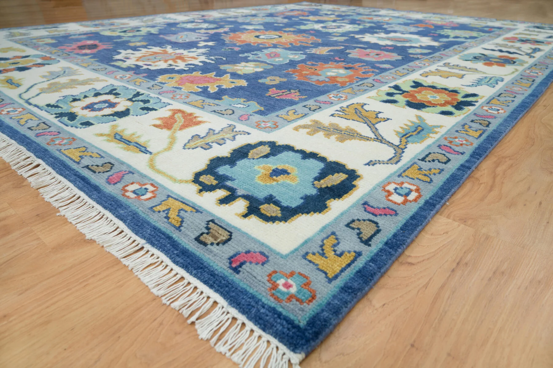 Blue & Coral Hand-Knotted Floral Rug – Palmette & Rosette (3712)