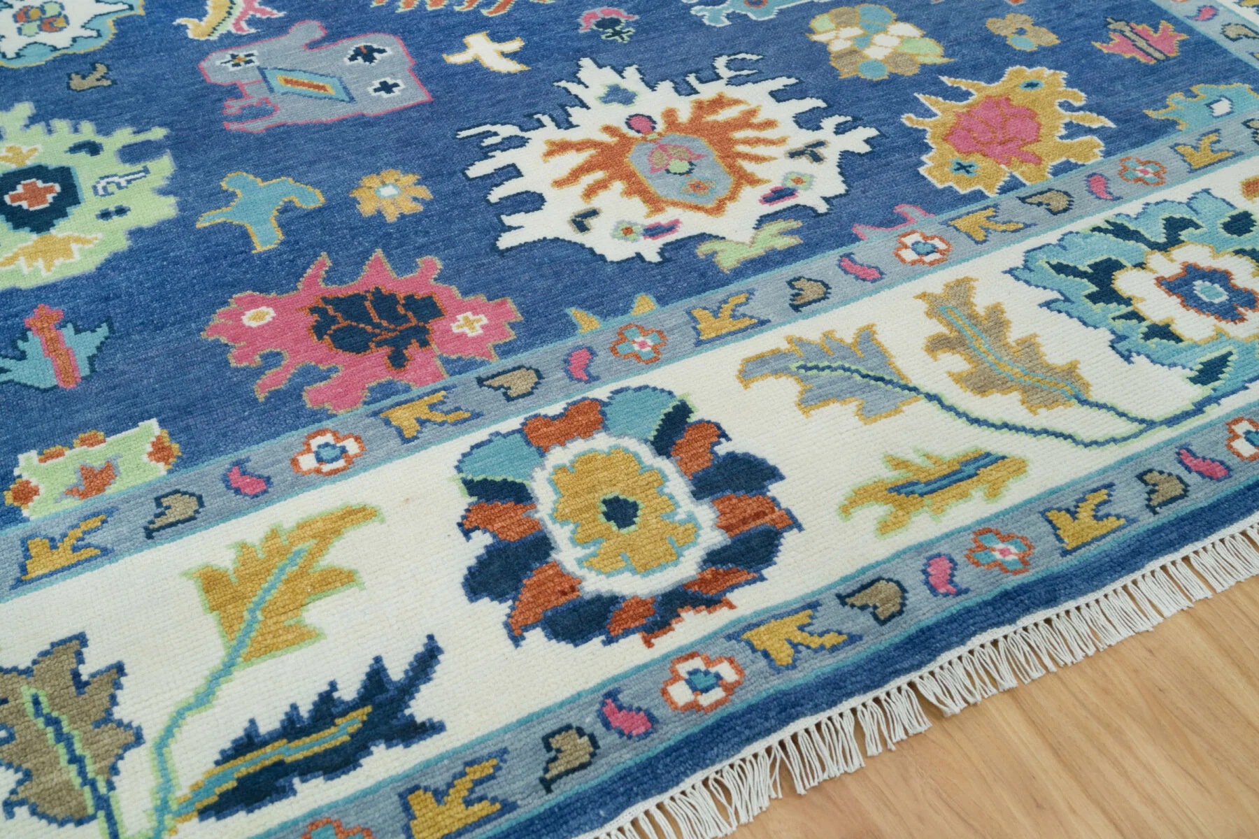 Blue & Coral Hand-Knotted Floral Rug – Palmette & Rosette (3712)