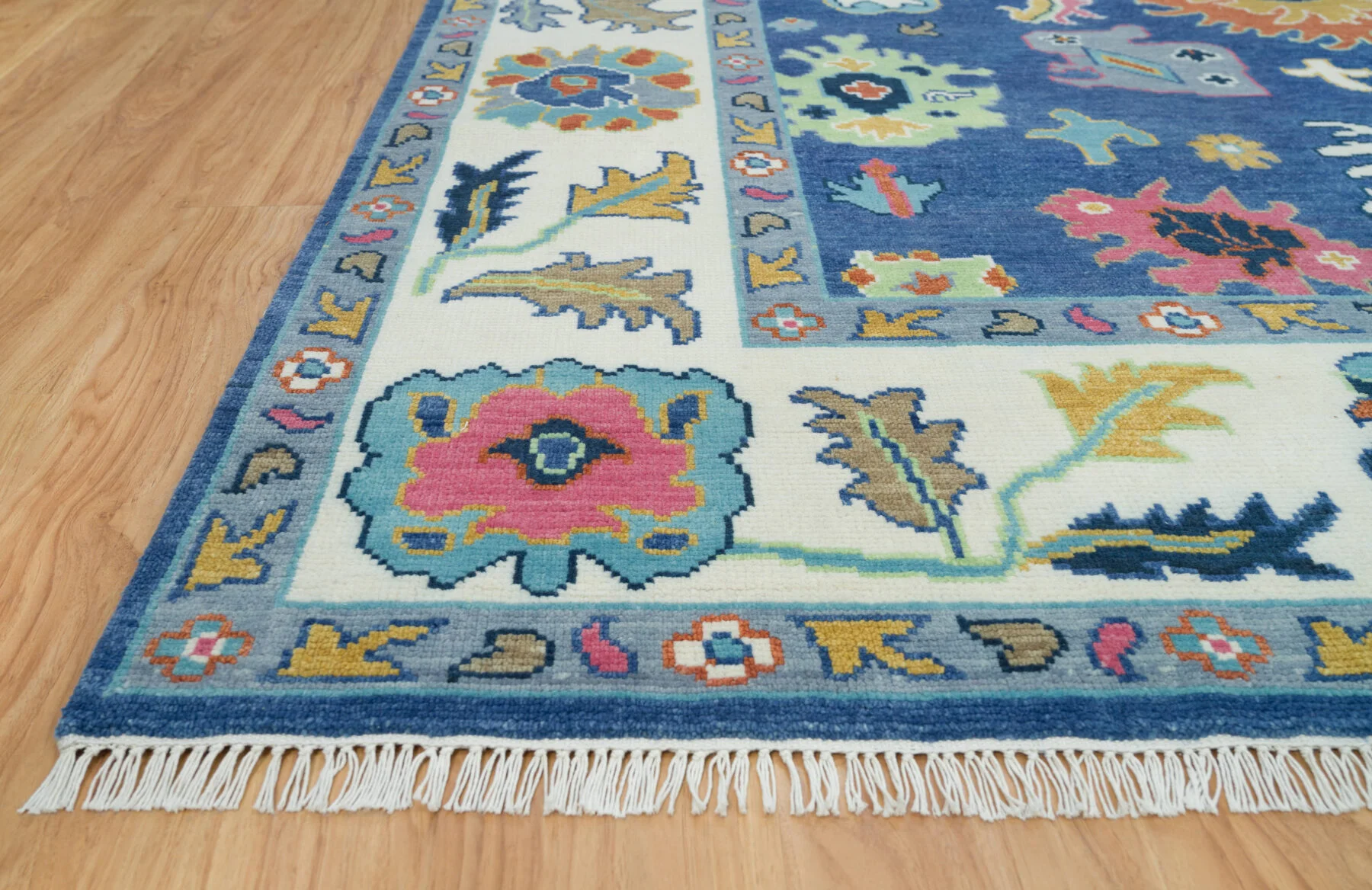 Blue & Coral Hand-Knotted Floral Rug – Palmette & Rosette (3712)