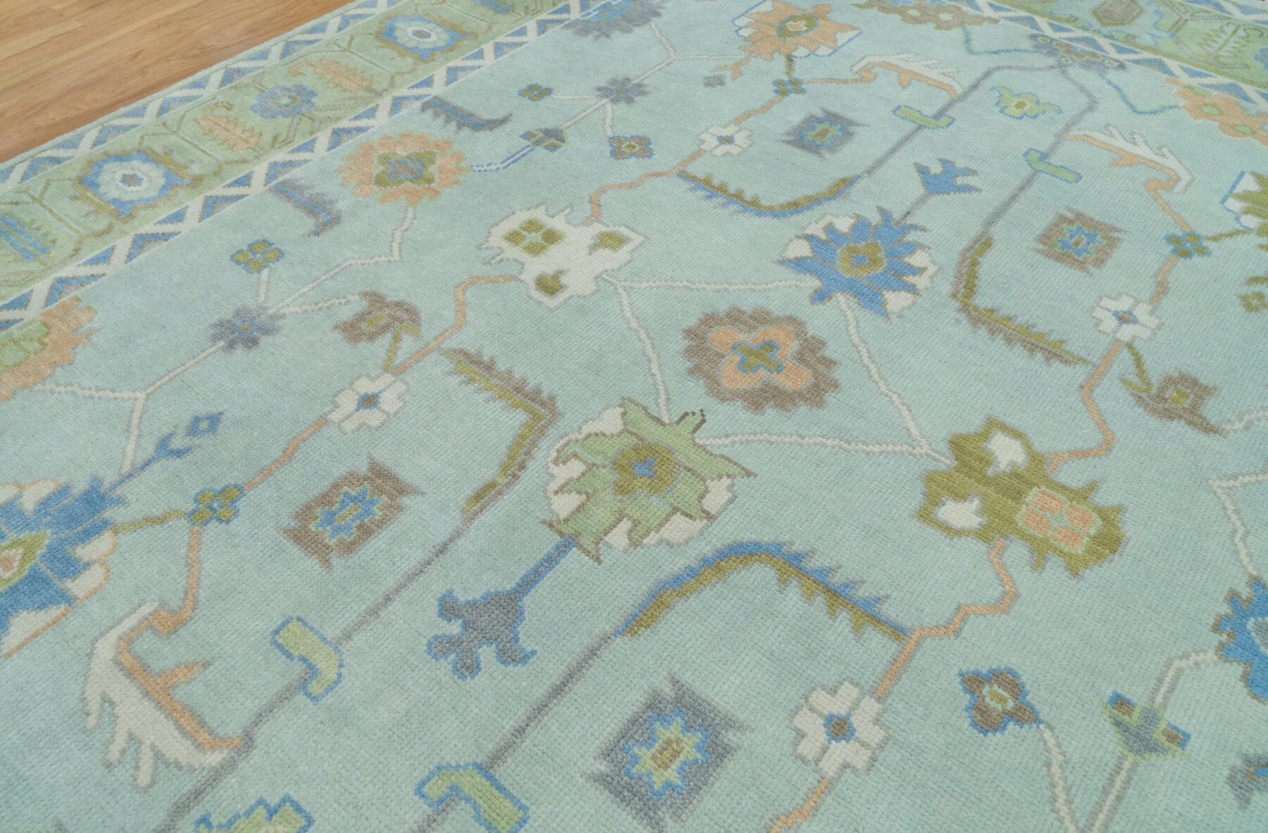 Sage & Blue Hand-Knotted Floral Rug – Palmette & Rosette (3730)