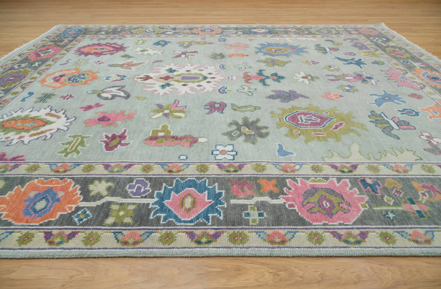 Sage & Blue Hand-Knotted Floral Rug – Palmette & Rosette (3732)