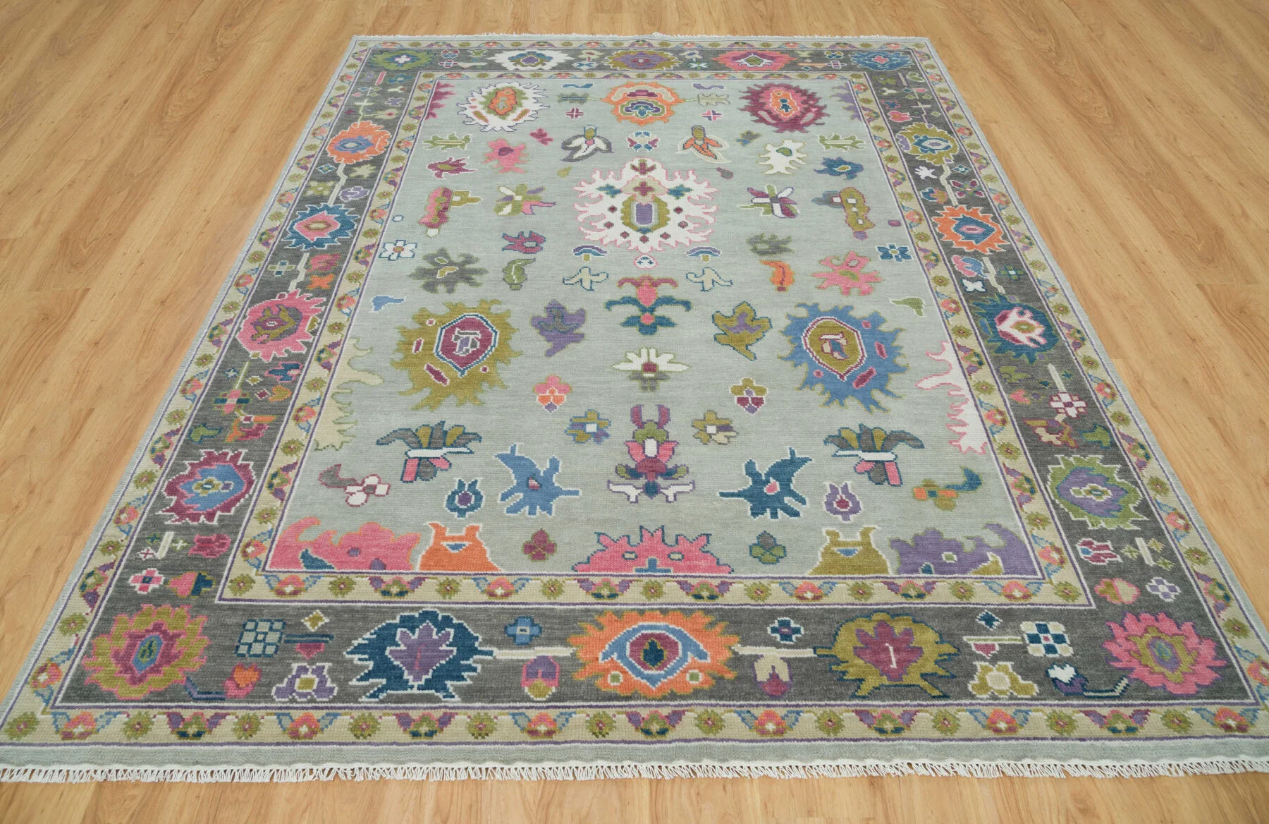 Sage & Blue Hand-Knotted Floral Rug – Palmette & Rosette (3732)