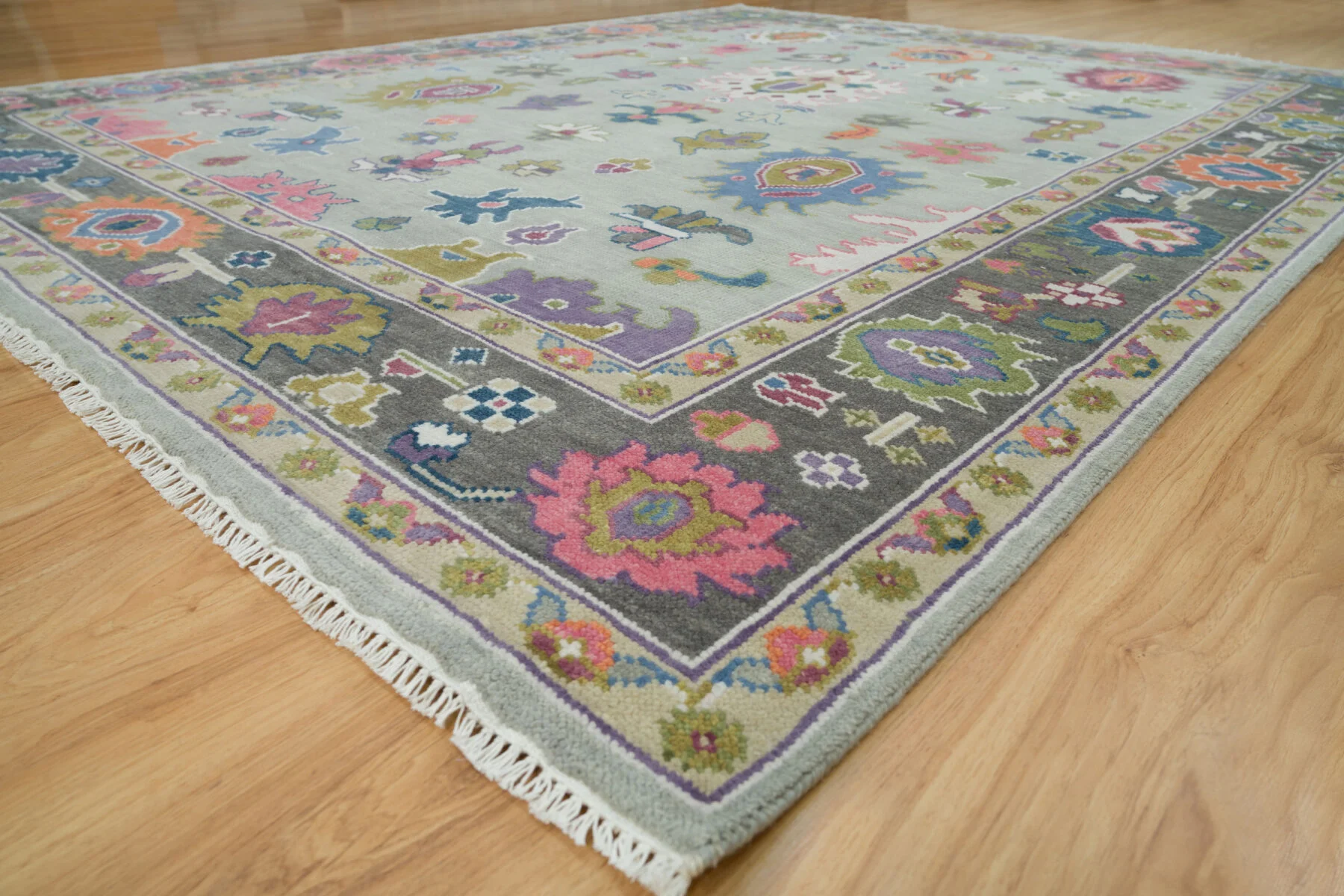 Sage & Blue Hand-Knotted Floral Rug – Palmette & Rosette (3732)