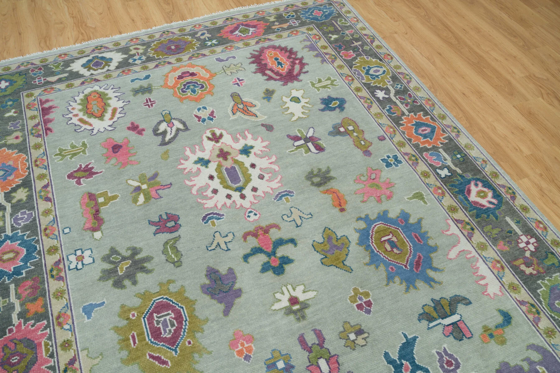Sage & Blue Hand-Knotted Floral Rug – Palmette & Rosette (3732)
