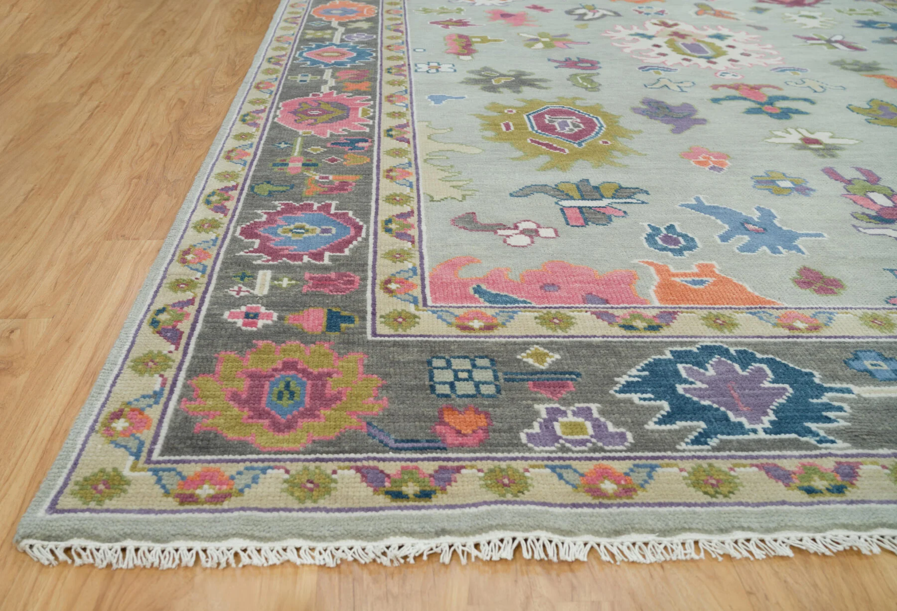 Sage & Blue Hand-Knotted Floral Rug – Palmette & Rosette (3732)