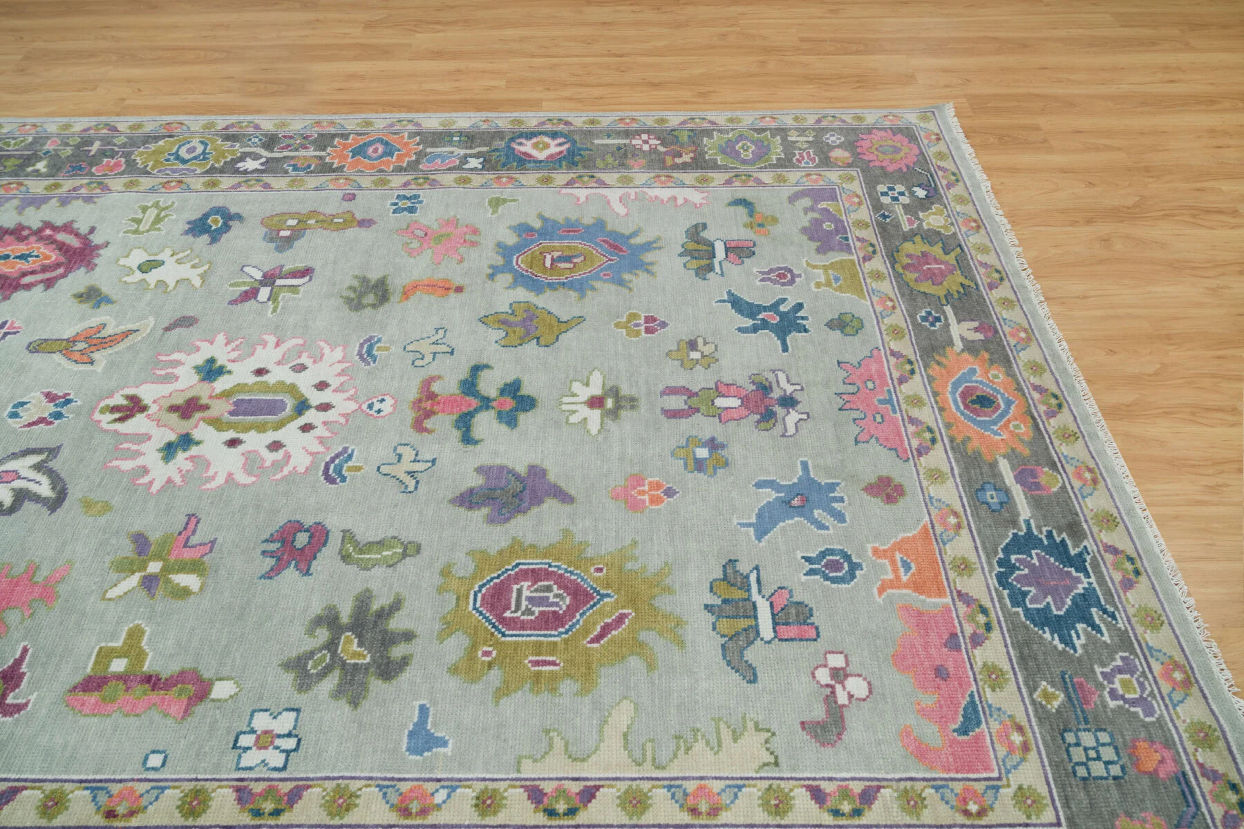 Sage & Blue Hand-Knotted Floral Rug – Palmette & Rosette (3732)