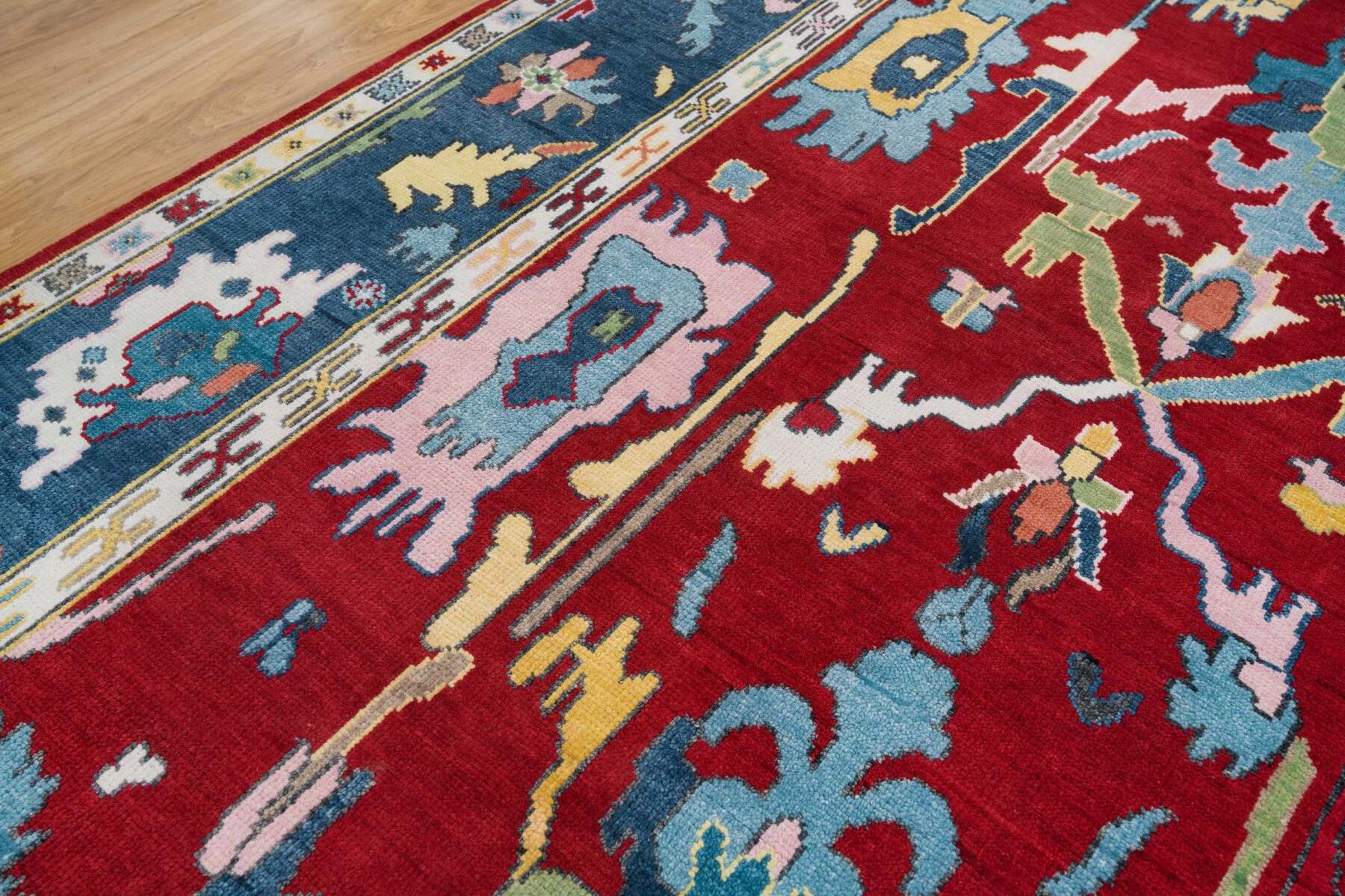 Red Hand-Knotted Floral Rug – Palmette & Branching Stem
