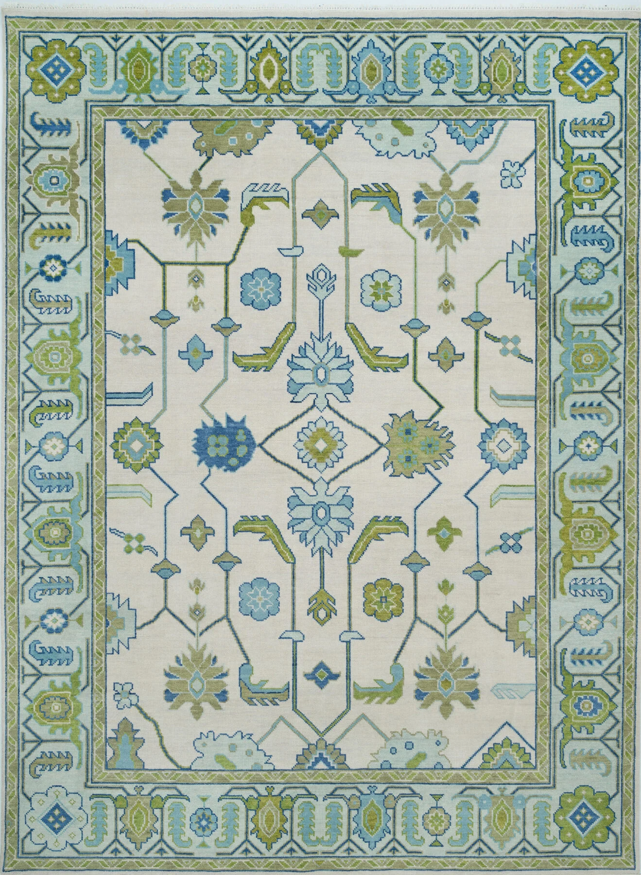 Ivory Hand-Knotted Floral Rug – Rosette & Palmette
