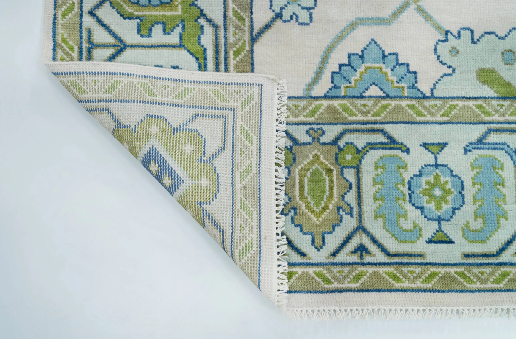 Ivory Hand-Knotted Floral Rug – Rosette & Palmette
