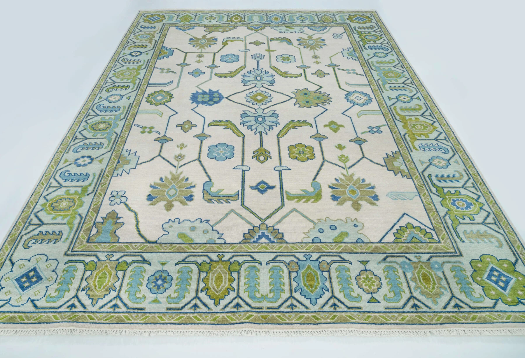 Ivory Hand-Knotted Floral Rug – Rosette & Palmette