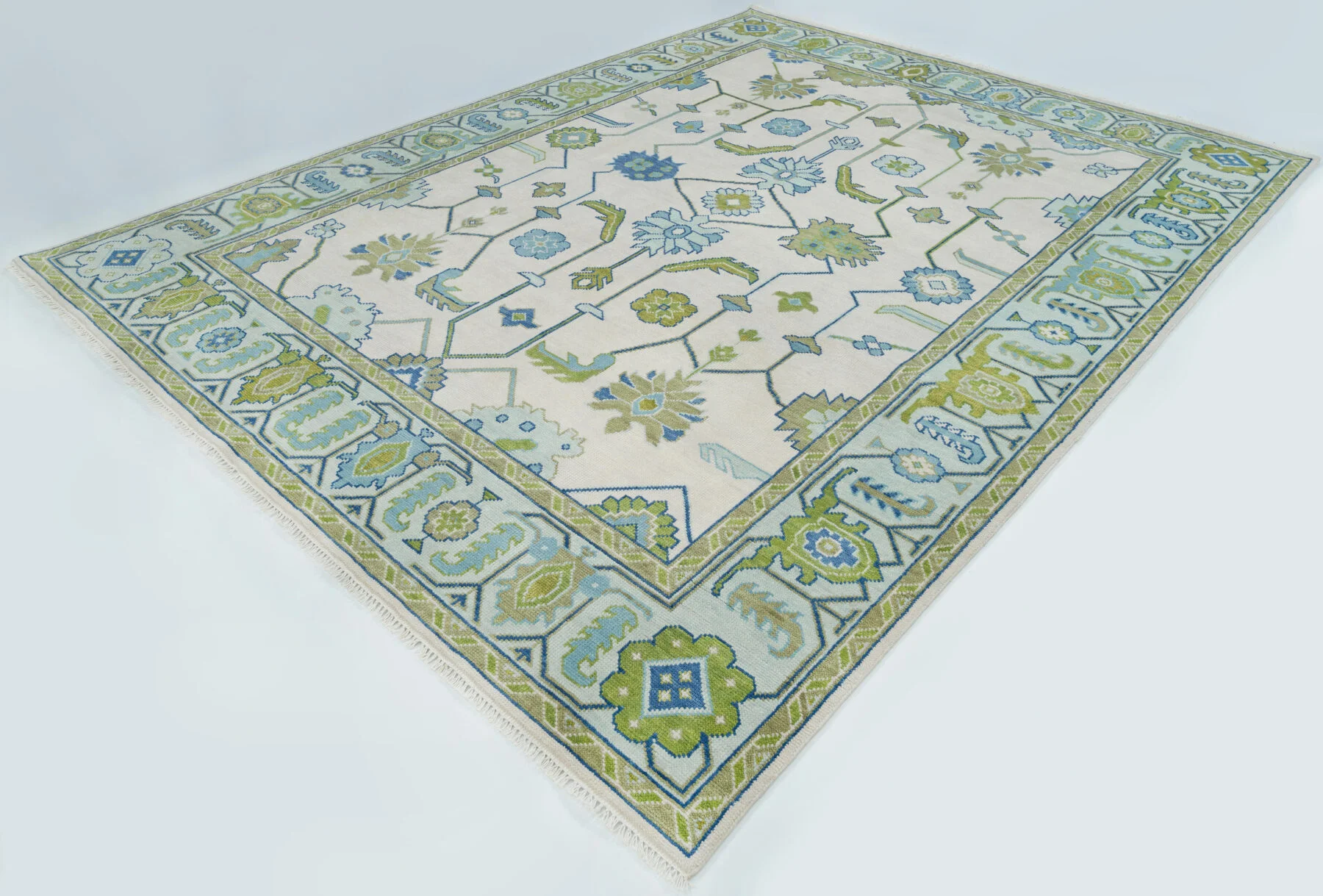 Ivory Hand-Knotted Floral Rug – Rosette & Palmette