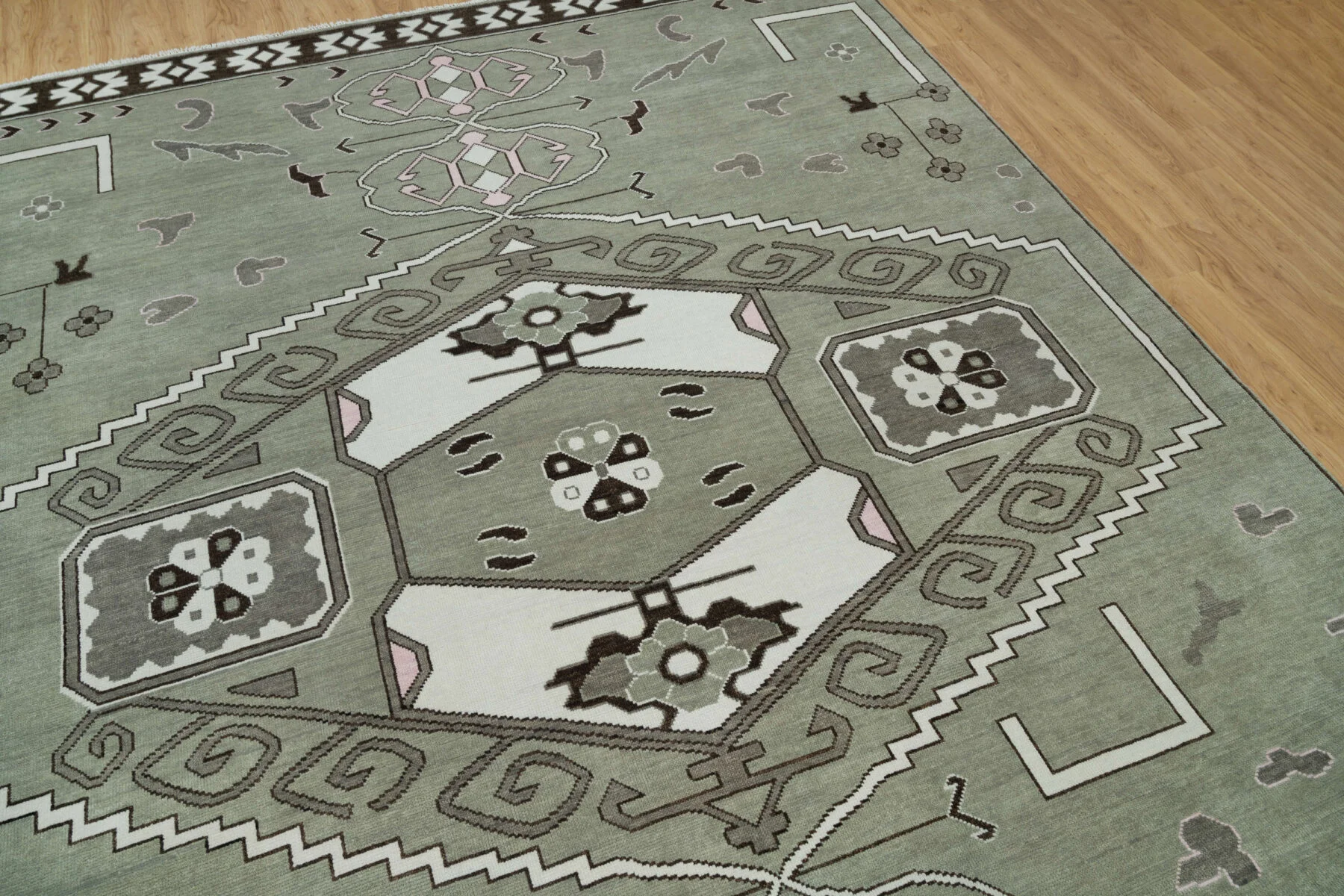Sage Hand-Knotted Geometric Rug – Medallion & Stepped Diamond