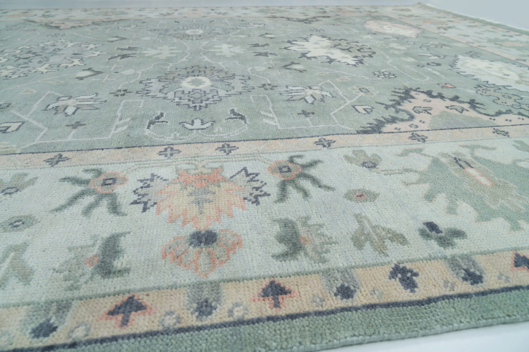 Sage & Ivory Hand-Knotted Floral Rug – Palmette & Rosette (3739)