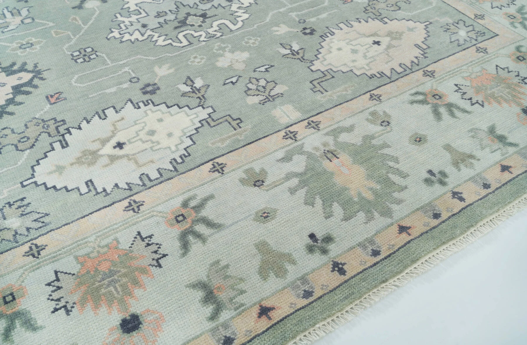 Sage & Ivory Hand-Knotted Floral Rug – Palmette & Rosette (3739)