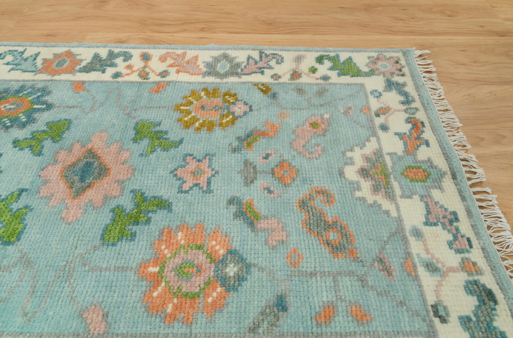 Aqua & Coral Hand-Knotted Floral Rug – Palmette & Rosette (3744)