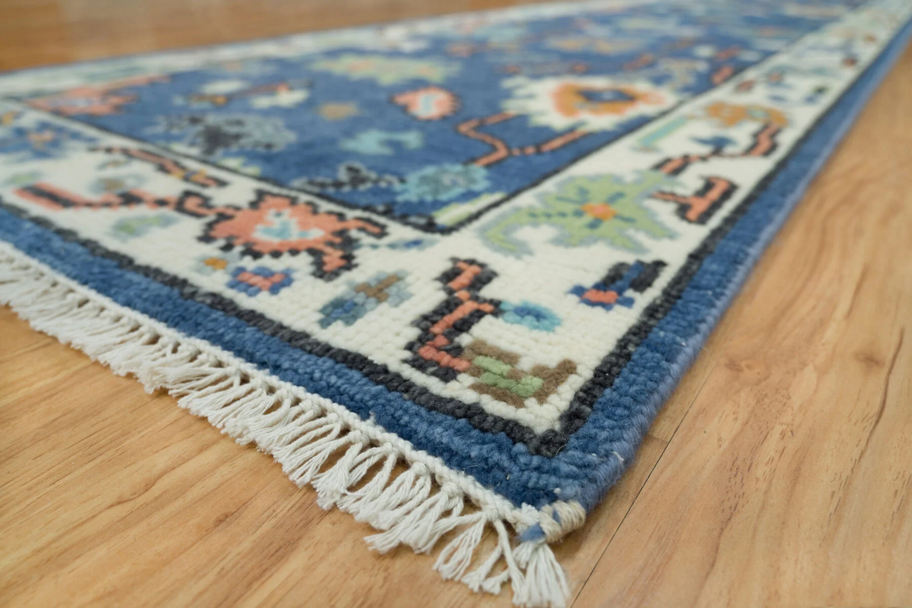 Blue & Aqua Hand-Knotted Floral Rug – Palmette & Rosette