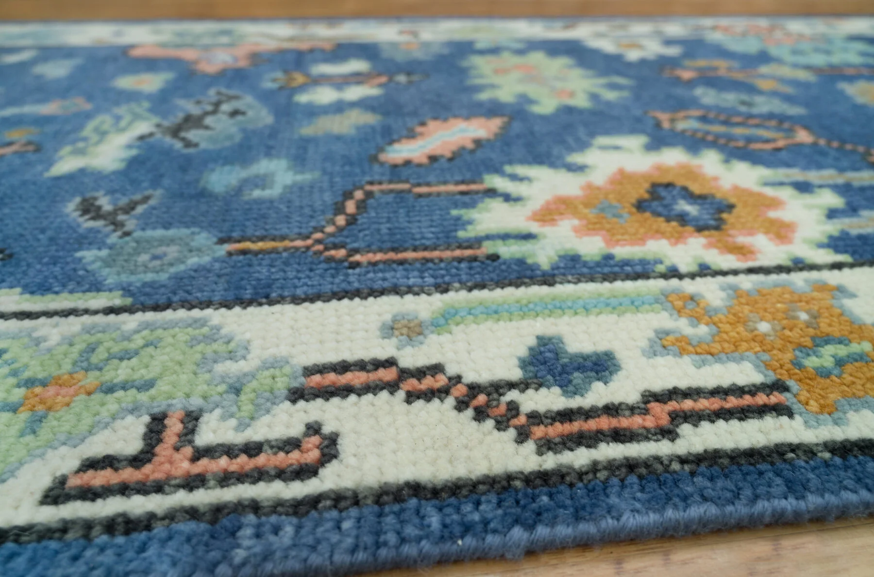 Blue & Aqua Hand-Knotted Floral Rug – Palmette & Rosette