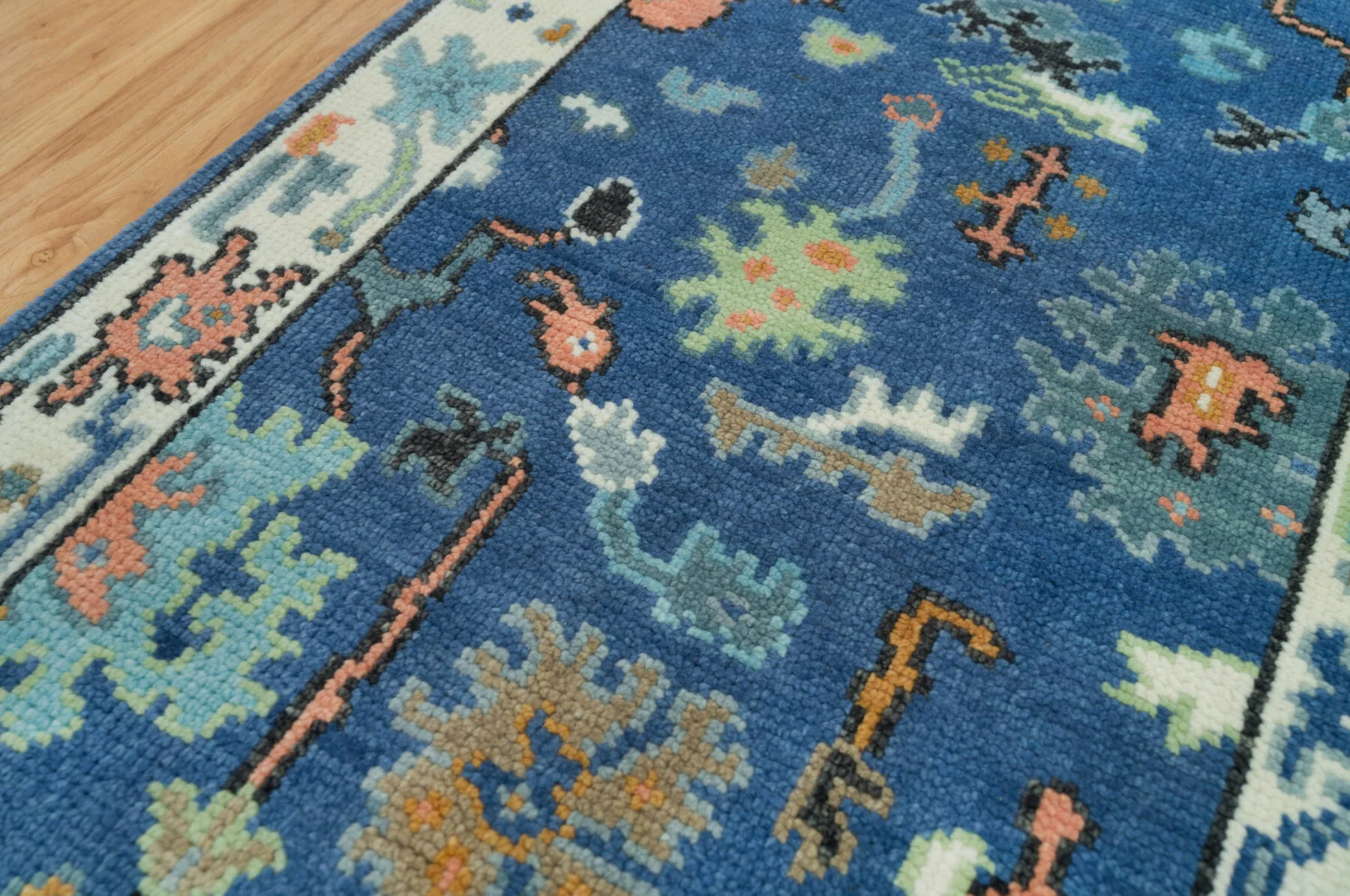 Blue & Aqua Hand-Knotted Floral Rug – Palmette & Rosette