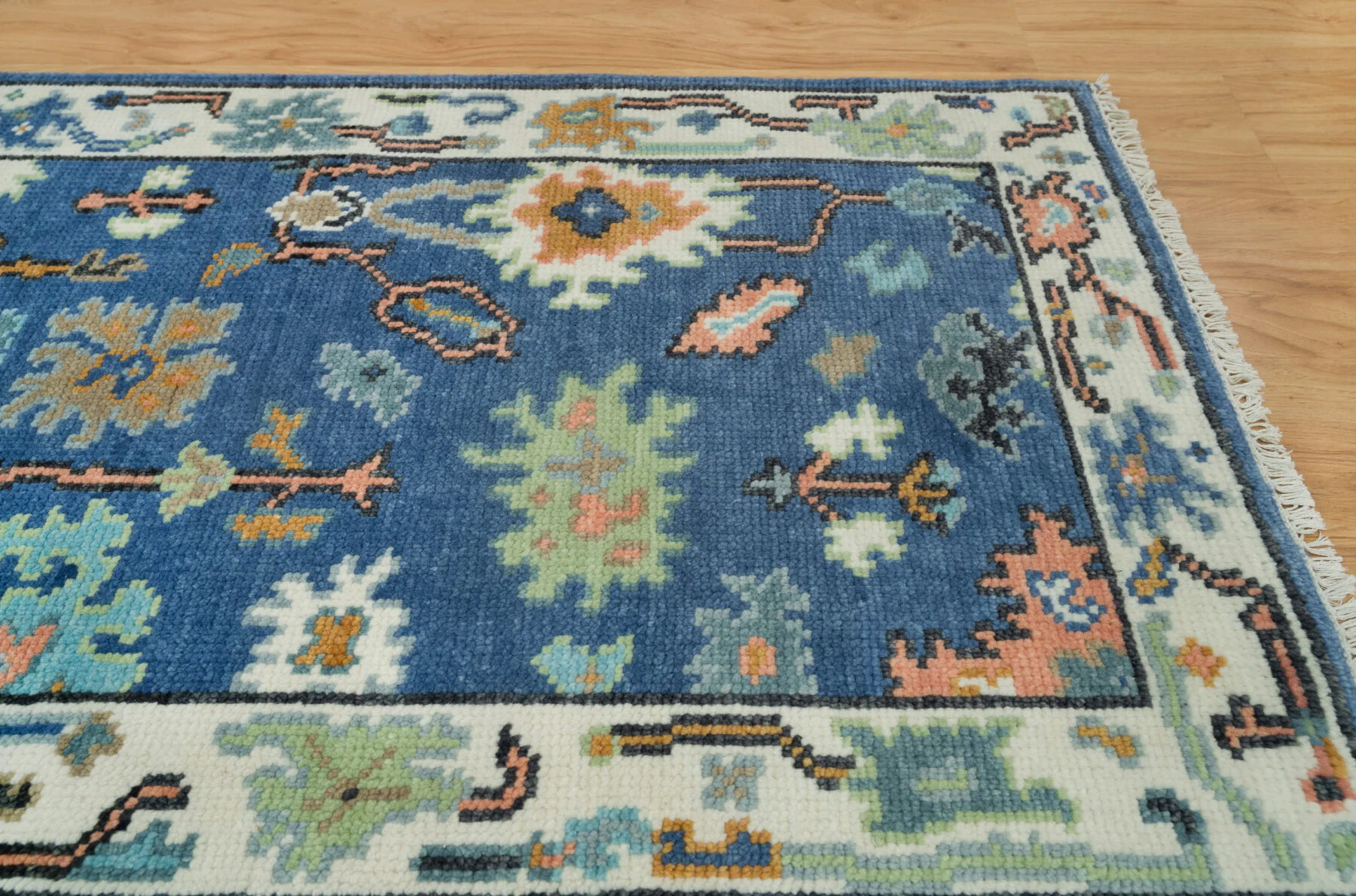 Blue & Aqua Hand-Knotted Floral Rug – Palmette & Rosette